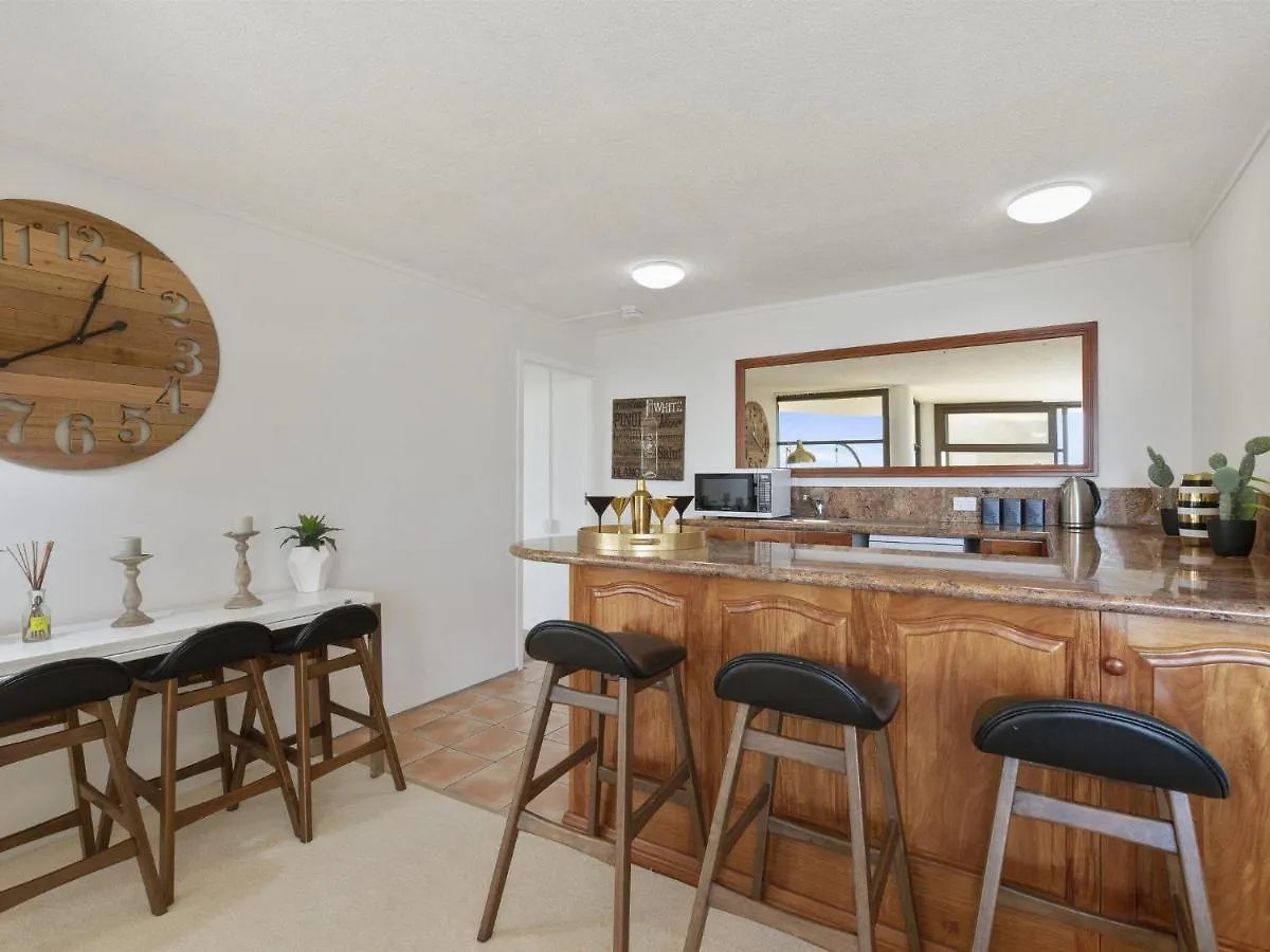 The Penthouse @ Point Cartwright - Instant Hotel Winner 2019 Buddina 0*,  Австралия