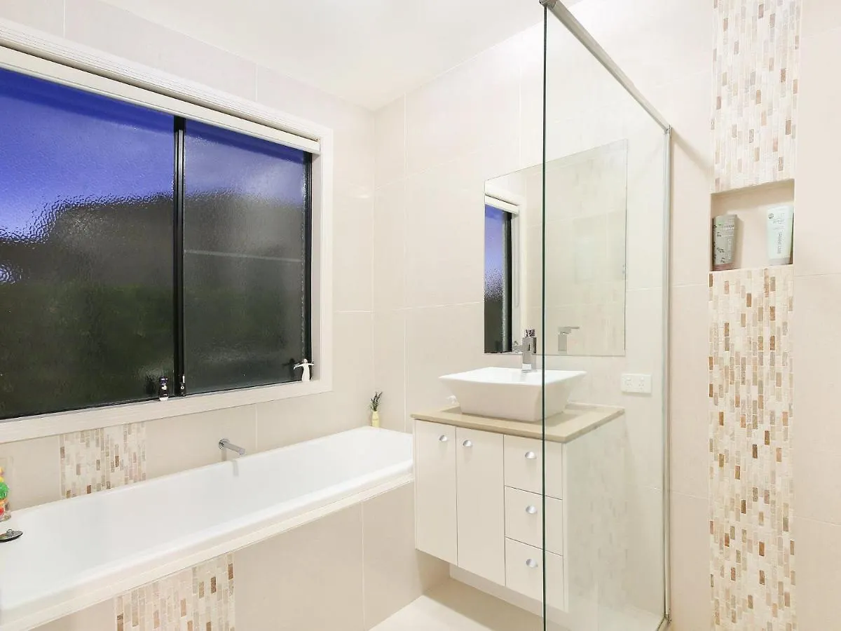 The Penthouse @ Point Cartwright - Instant Hotel Winner 2019 Buddina 0*,  Австралия