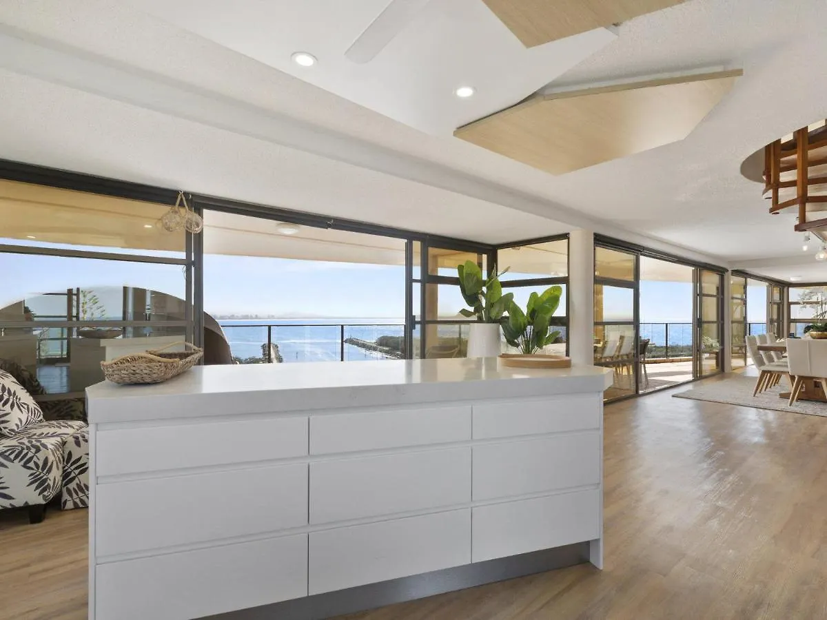 Апартаменты The Penthouse @ Point Cartwright - Instant Hotel Winner 2019 Buddina