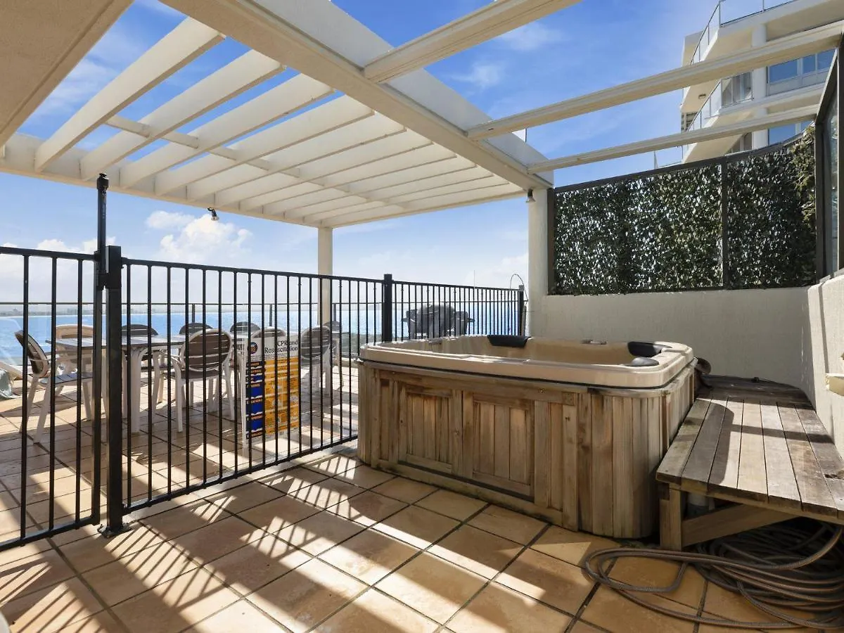 The Penthouse @ Point Cartwright - Instant Hotel Winner 2019 Buddina